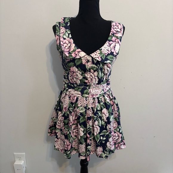 Hearts and Roses Carnation Mini Dress Size 14 - Picture 2 of 11